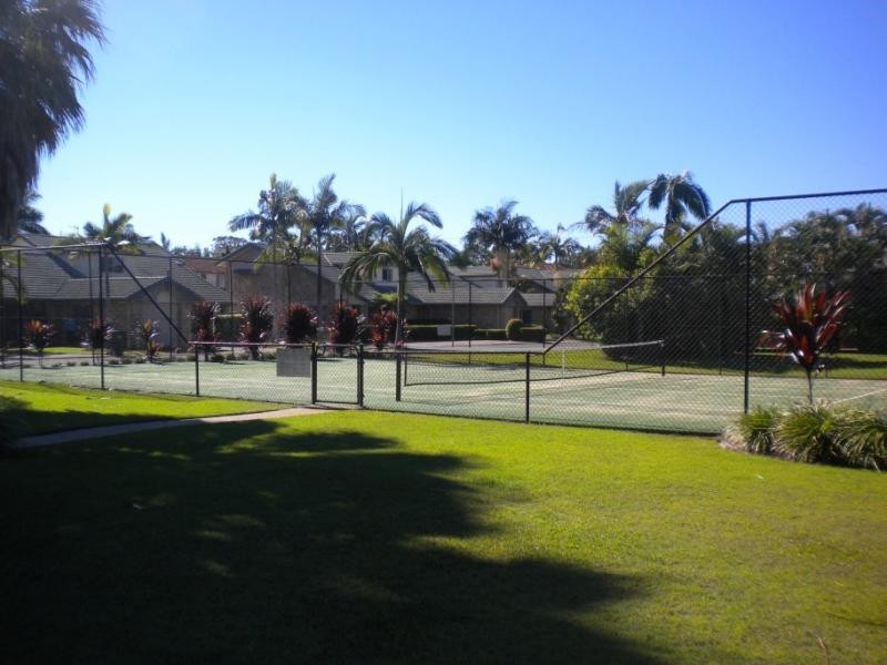 8/284 Oxley Drive, Coombabah QLD 4216