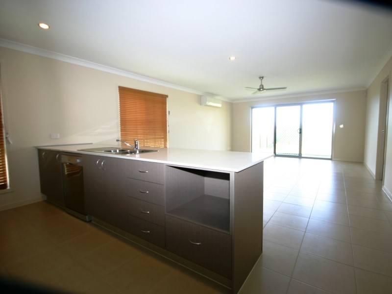 82/19 Santa Barbara Road, Hope Island QLD 4212