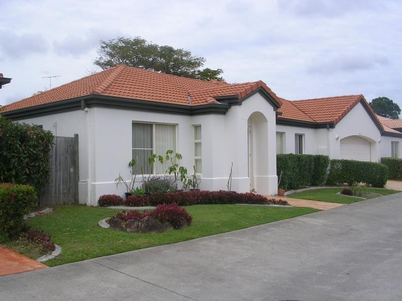 34 Albicore Street, Mermaid Waters QLD 4218