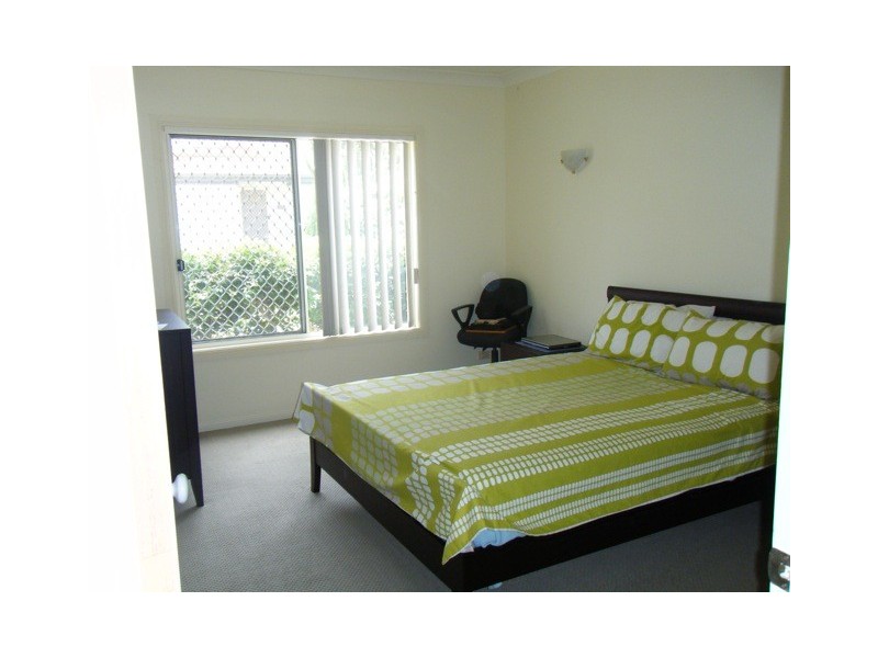 34 Albicore Street, Mermaid Waters QLD 4218