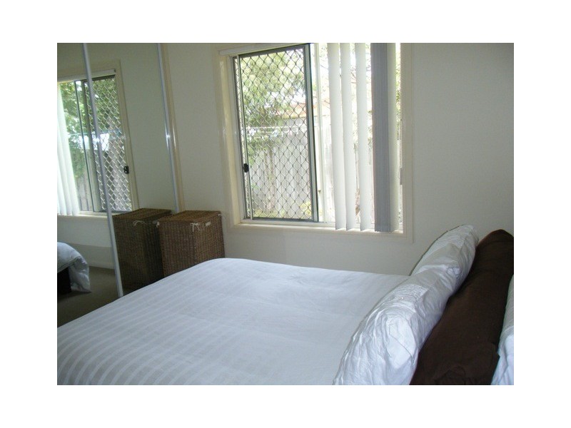 34 Albicore Street, Mermaid Waters QLD 4218