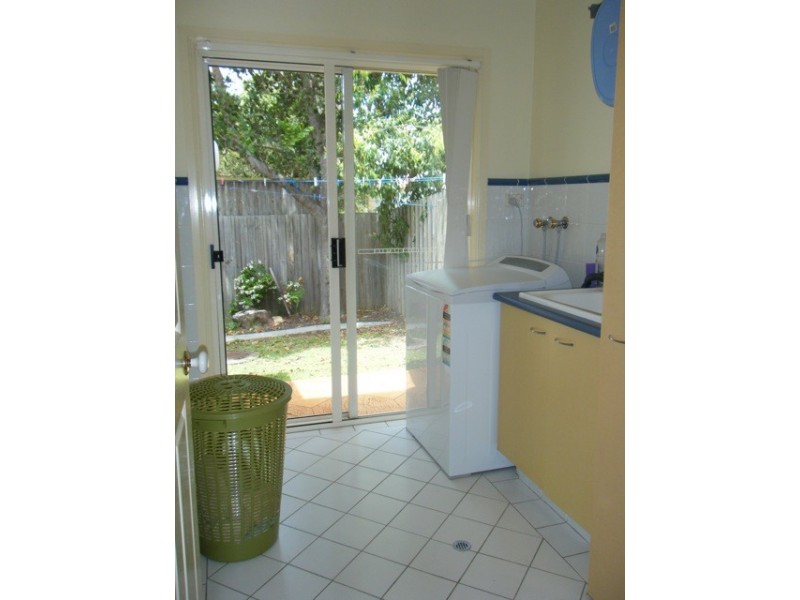 34 Albicore Street, Mermaid Waters QLD 4218