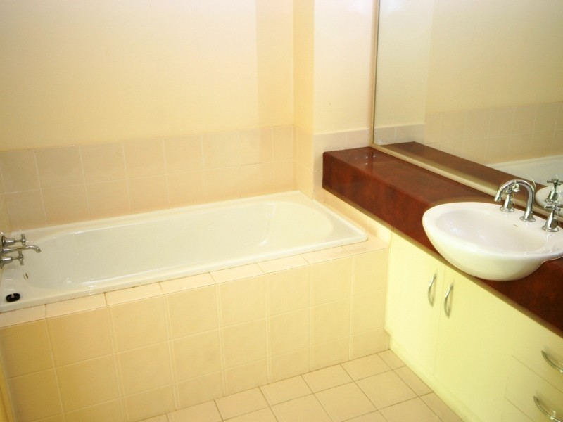 28/19 Santa Barbara Road, Hope Island QLD 4212