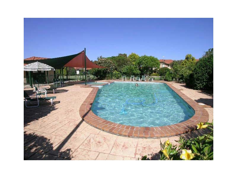 23 Tristan Court, Benowa QLD 4217