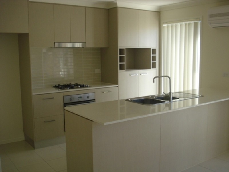 33/1 Belongil Street, Pacific Pines QLD 4211