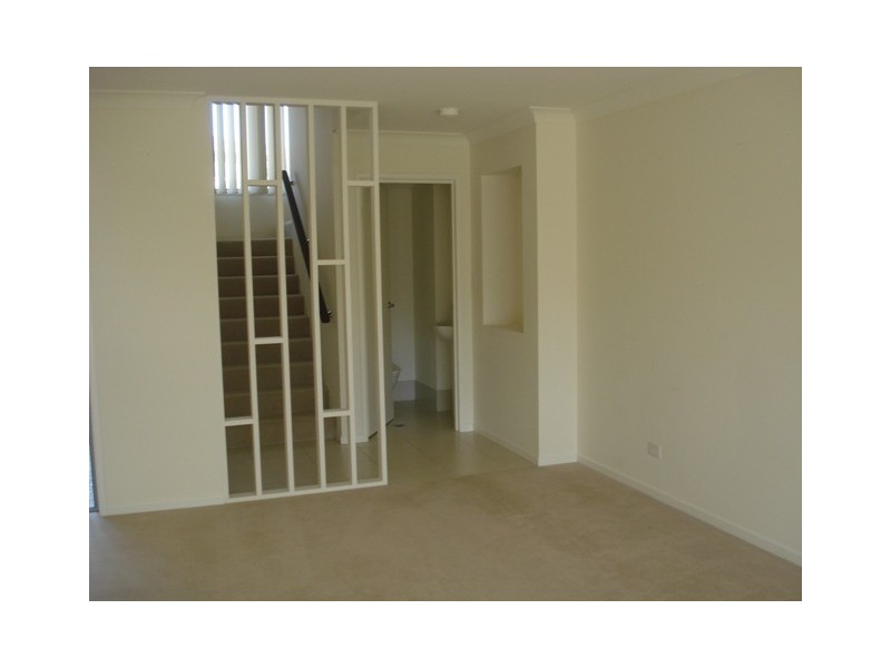 33/1 Belongil Street, Pacific Pines QLD 4211