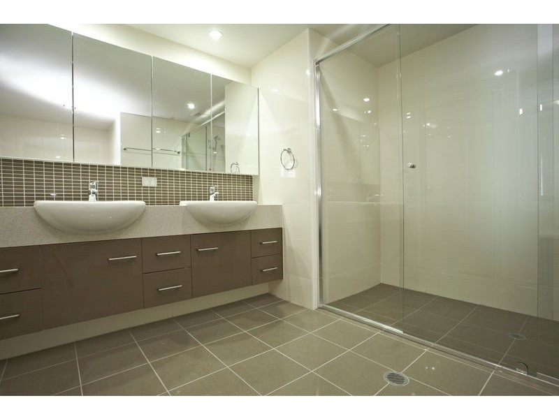 11/1Angu Cnr Angus & Hornibrook Esplanade, Clontarf QLD 4019