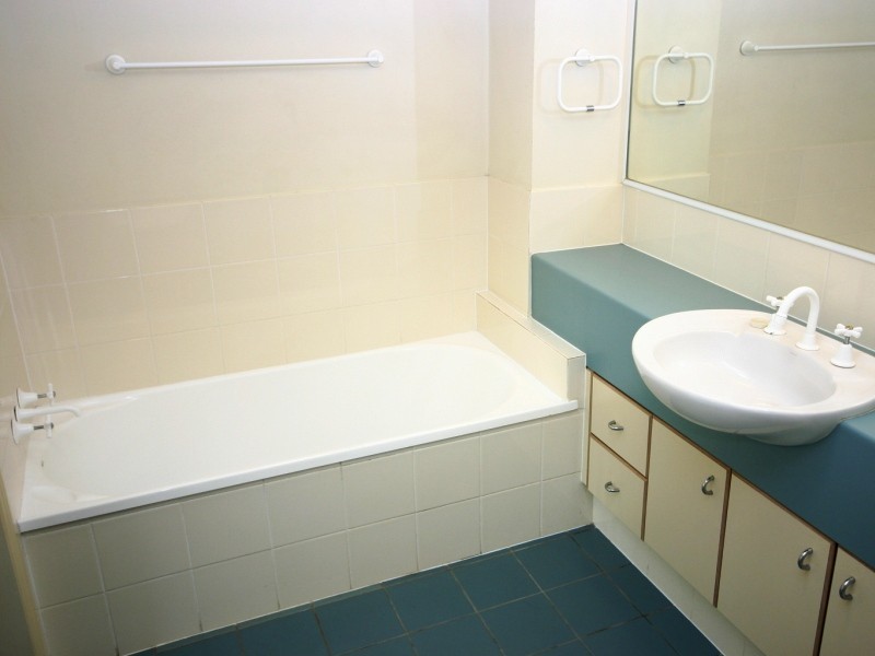 22/19 Santa Barbara Road, Hope Island QLD 4212