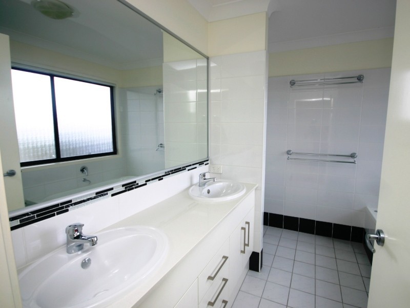 73/19 Santa Barbara Road, Hope Island QLD 4212