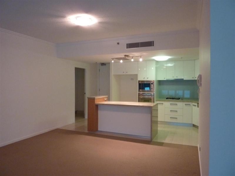 300 Marine Parade, Labrador QLD 4215