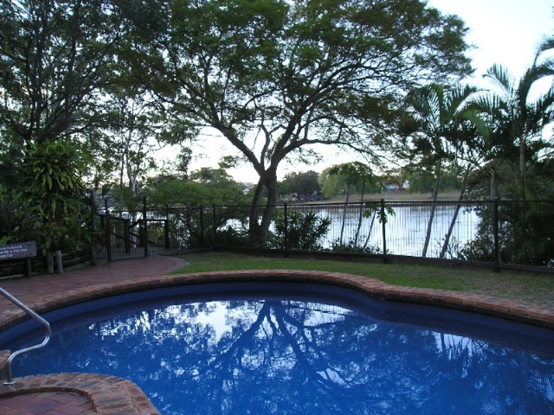 2/72 Sandford St, St Lucia QLD 4067