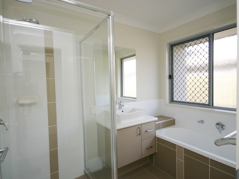 63/19 Santa Barbara Road, Hope Island QLD 4212