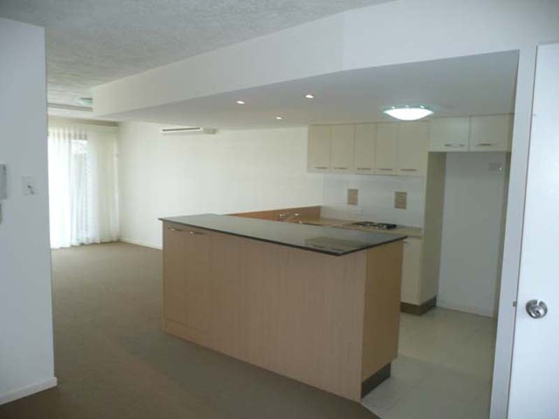 20/10 Grand Parade, Kawana Island QLD 4575