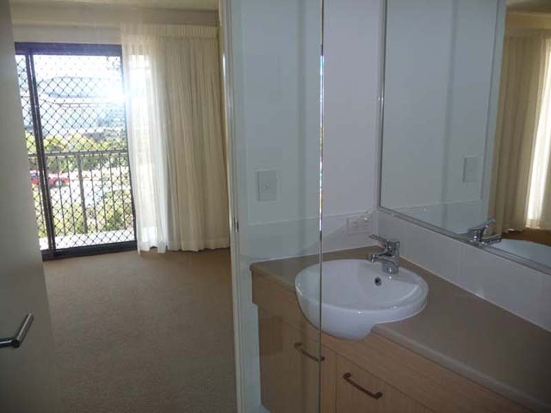 20/10 Grand Parade, Kawana Island QLD 4575