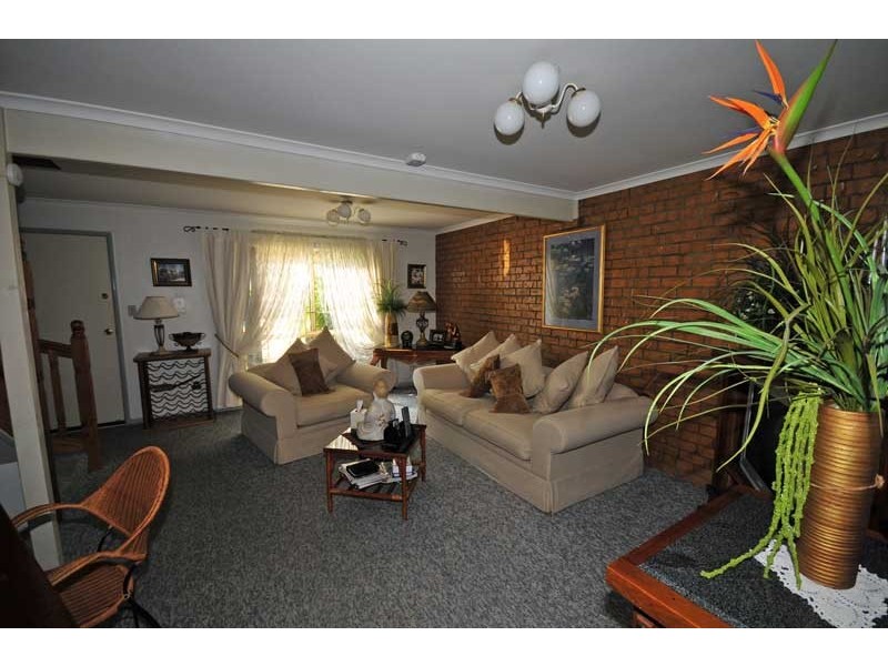 99 Barbaralla Drive, Springwood QLD 4127