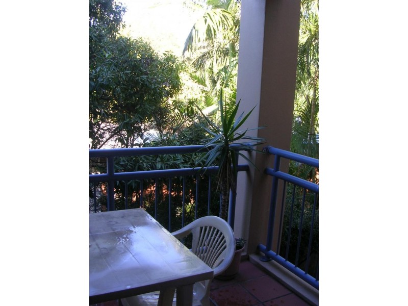 4 MONTE CARLO AVE, Surfers Paradise QLD 4217