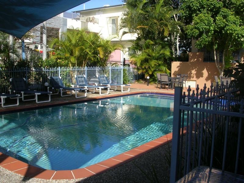 4 MONTE CARLO AVE, Surfers Paradise QLD 4217