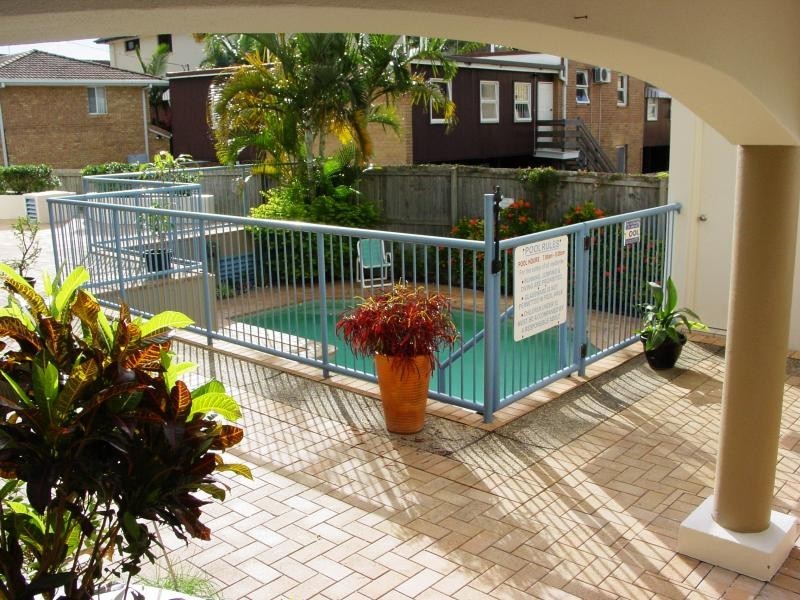 1/103 – 105 Frank Street, Labrador QLD 4215