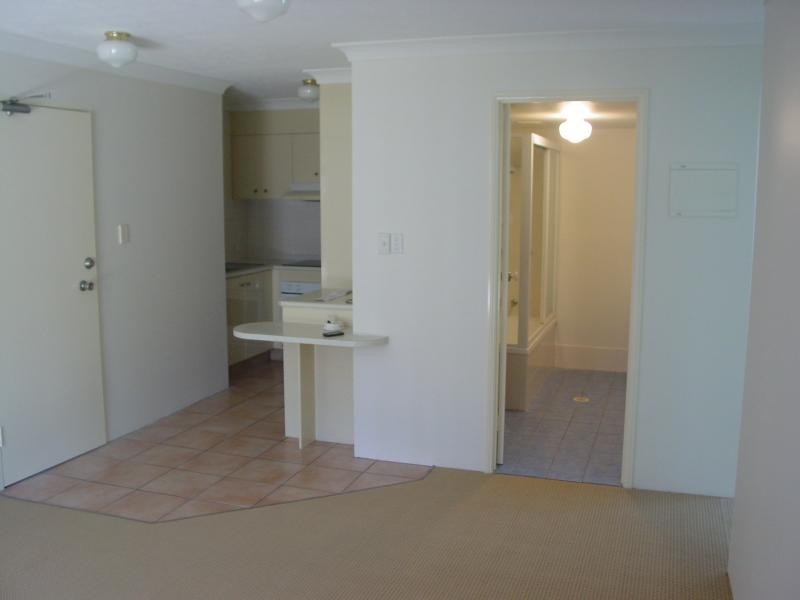 1/103 – 105 Frank Street, Labrador QLD 4215