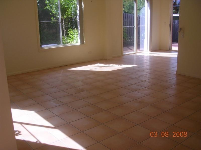 34 Albicore Street, Mermaid Waters QLD 4218