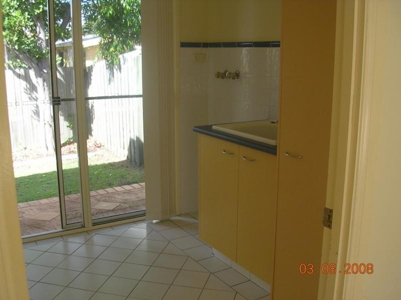 34 Albicore Street, Mermaid Waters QLD 4218