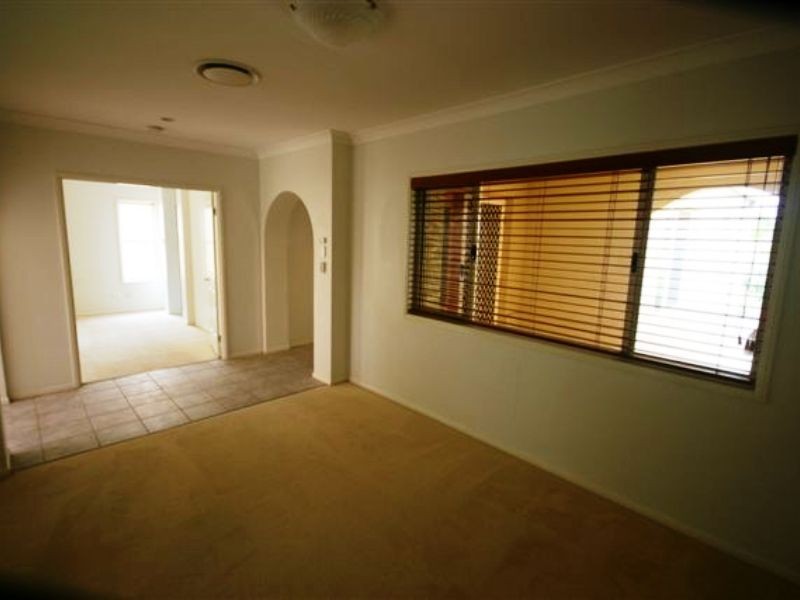 33/19 Santa Barbara Road, Hope Island QLD 4212