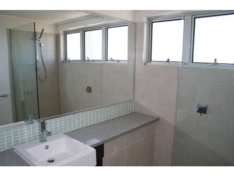 07/10 Grand Parade, Kawana Island QLD 4575