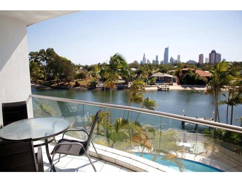 Broadbeach Waters QLD 4218