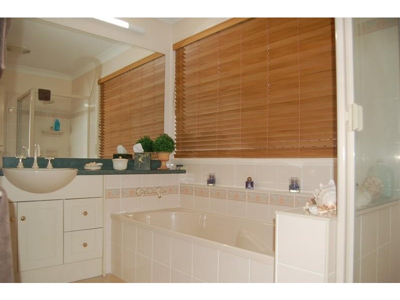 13 Doncaster Place, Wellington Point QLD 4160