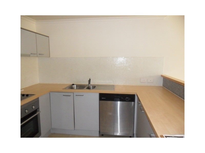 11/82-86 Mein Street, Scarborough QLD 4020