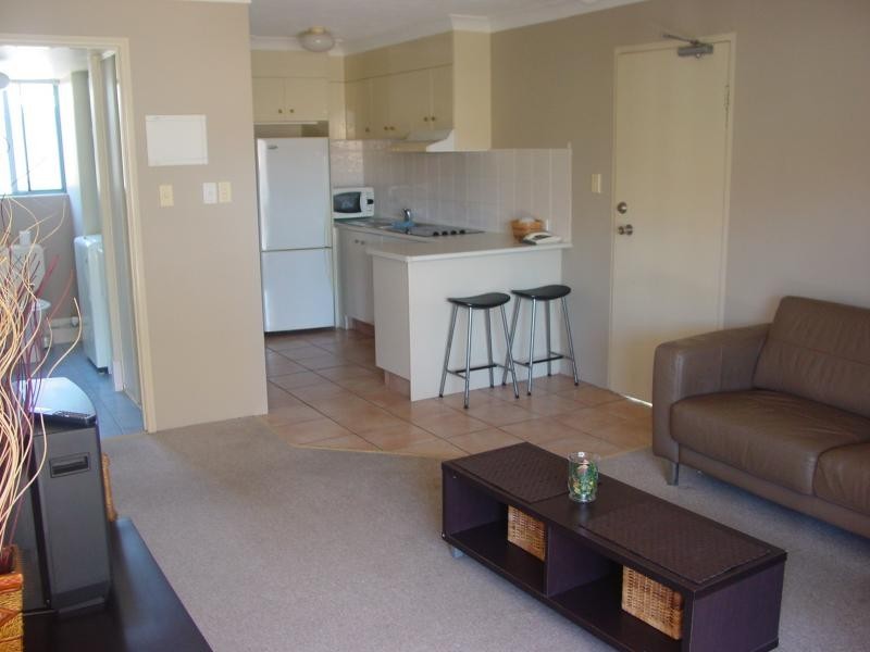 10/103 – 105 Frank Street, Labrador QLD 4215