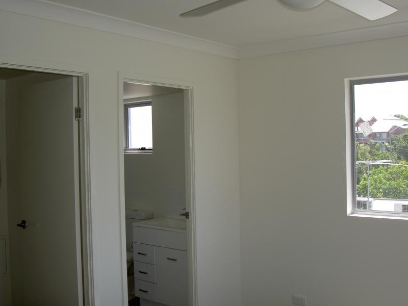 11/4-6 Lockhart Street, Woolloongabba QLD 4102