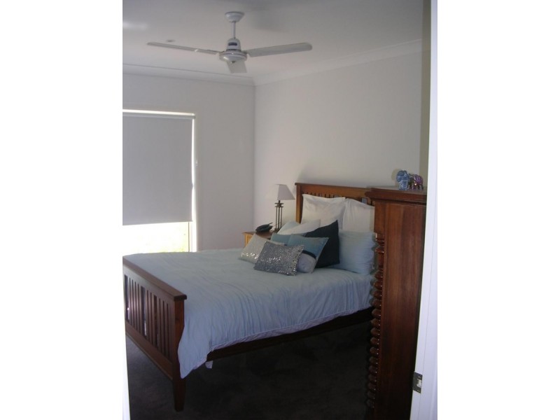 34 Albicore Street, Mermaid Waters QLD 4218