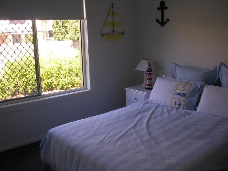 34 Albicore Street, Mermaid Waters QLD 4218