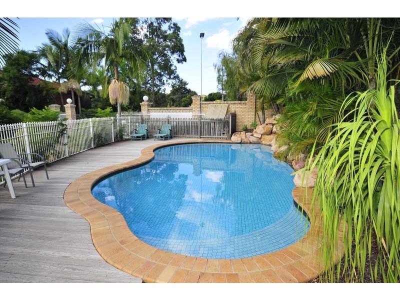 99 Barbaralla Drive, Springwood QLD 4127