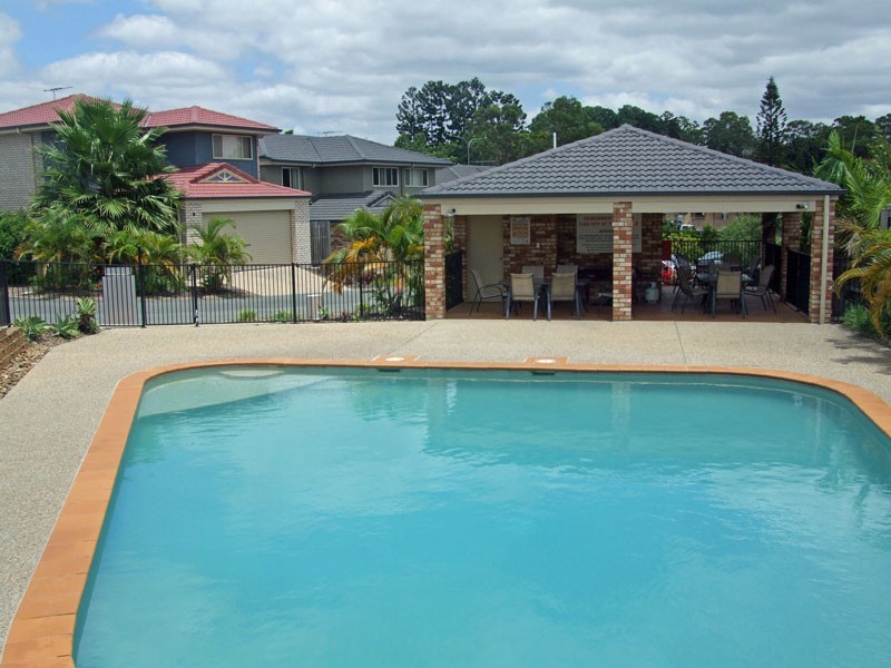 Oxley QLD 4075