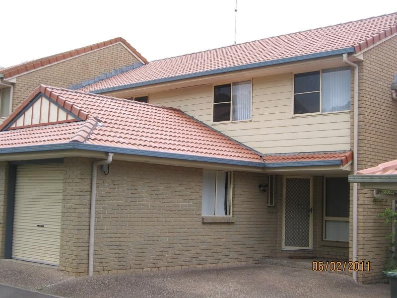 18 Discovery Drive, Helensvale QLD 4212