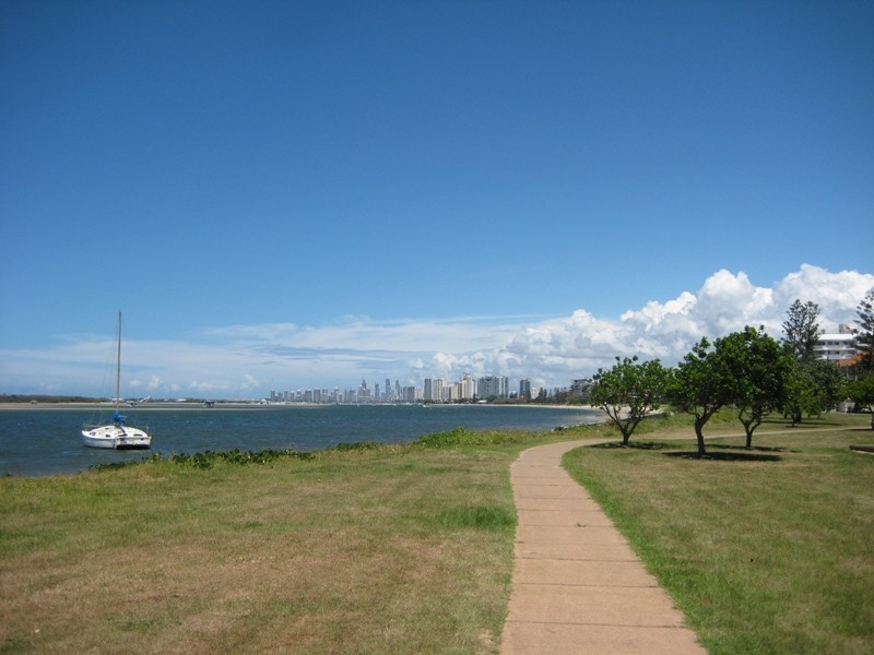 2/554 Marine Parade, Biggera Waters QLD 4216