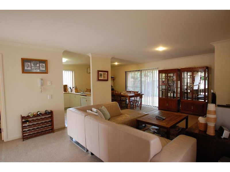 64/24 Amsonia Court,, Arundel QLD 4214