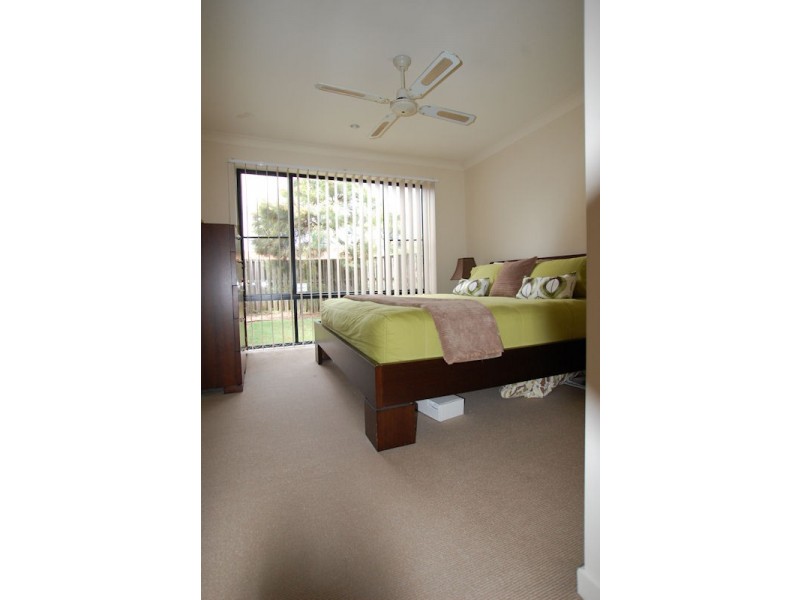 64/24 Amsonia Court,, Arundel QLD 4214