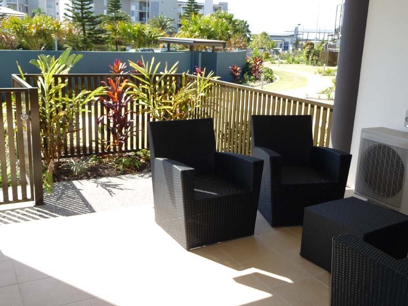 24/10 Grand Parade, Kawana Island QLD 4575