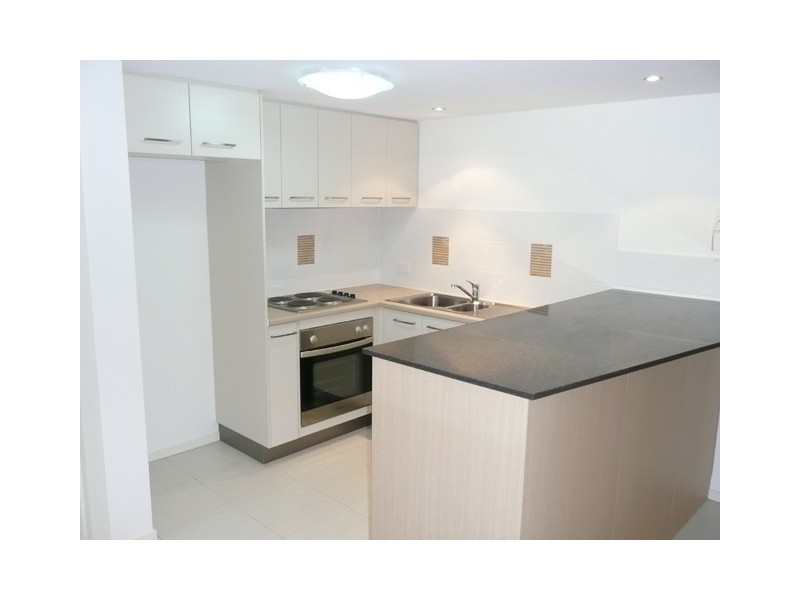 24/10 Grand Parade, Kawana Island QLD 4575