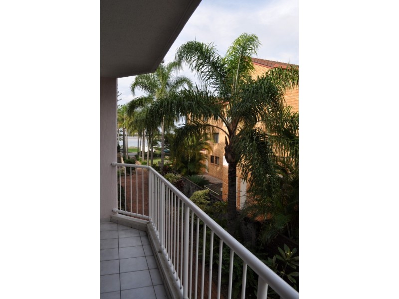 4/496 Marine Pde, Biggera Waters QLD 4216