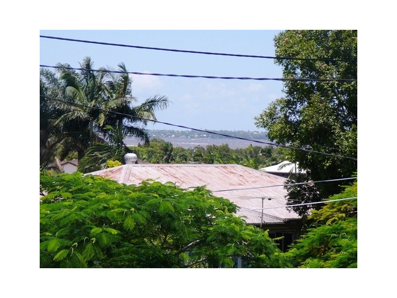 13 Kirkhill Street, Brighton QLD 4017