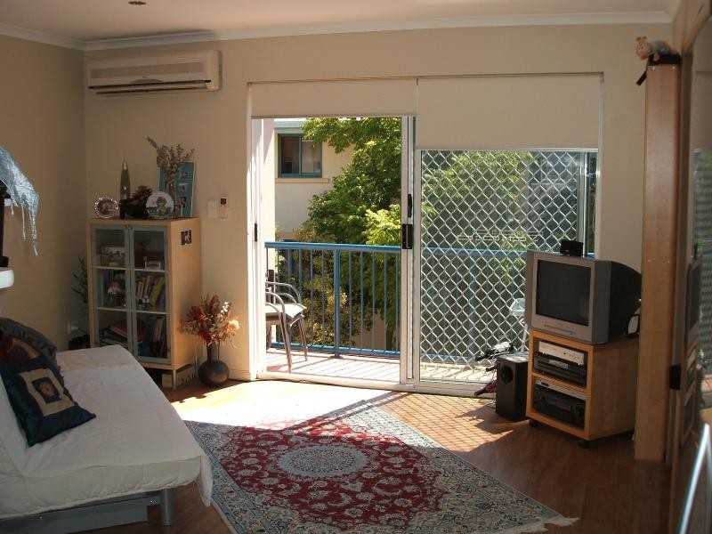 Chevron Island QLD 4217