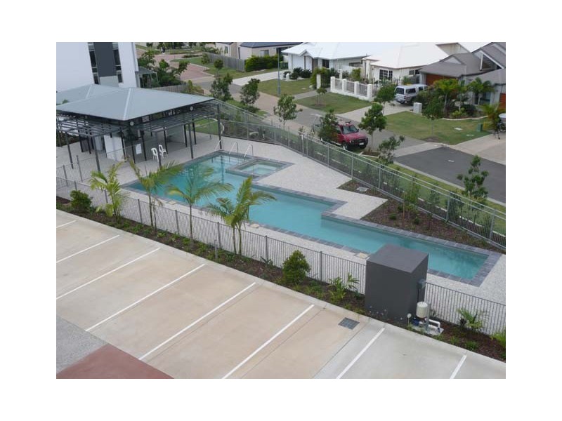 32/10 Grand Parade, Kawana Island QLD 4575