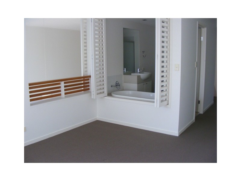 104/25 Dix Street, Redcliffe QLD 4020