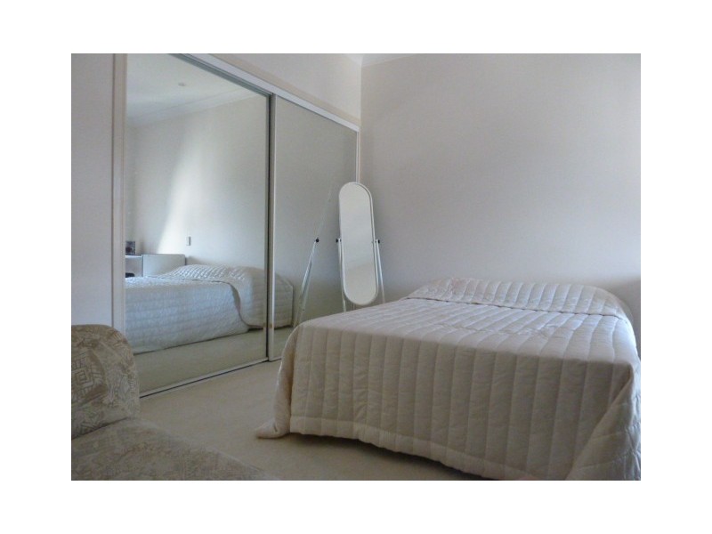 . Lindfield Circuit, Robertson QLD 4109