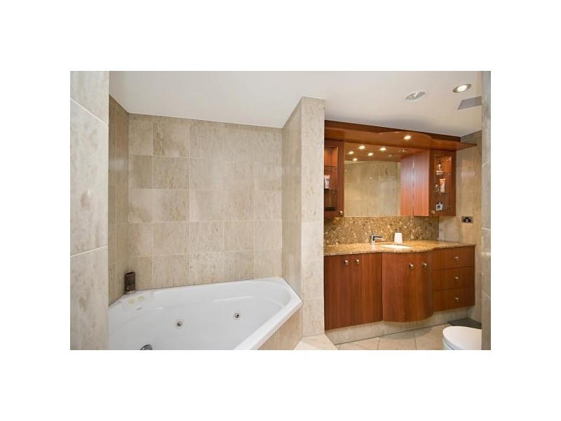 57 Lambert Street, Kangaroo Point QLD 4169