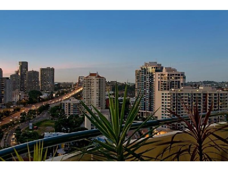 57 Lambert Street, Kangaroo Point QLD 4169